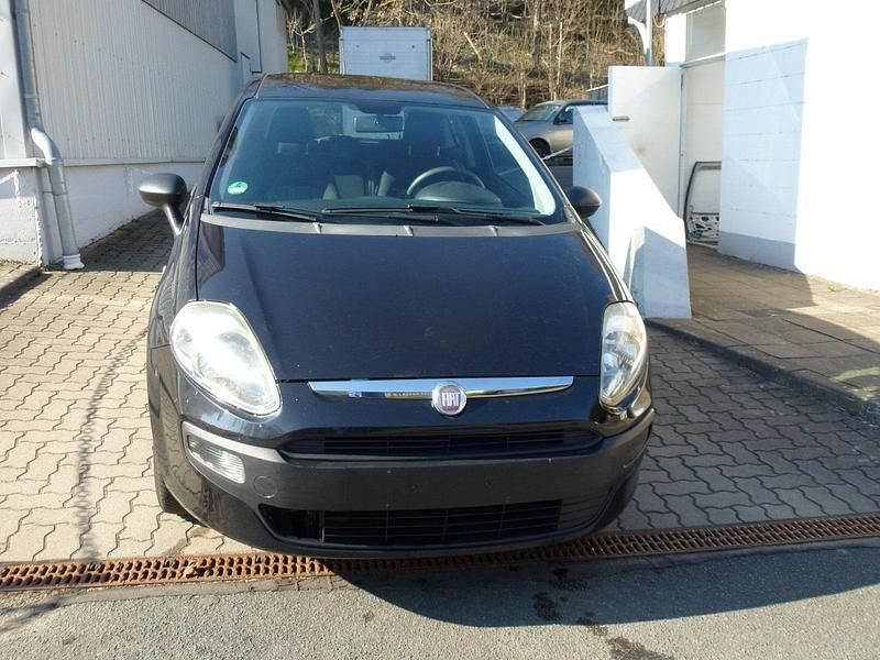 Gebraucht Fiat Punto 65 PS (47 kW) 2011 Schwarz Kleinwagen
