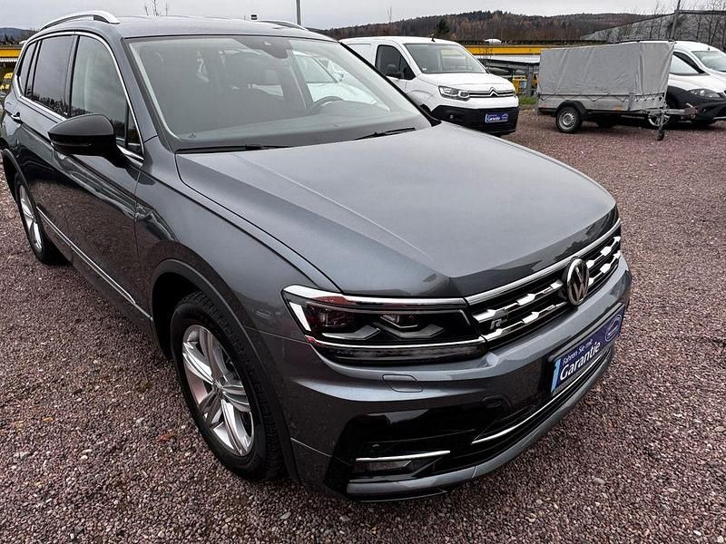 Grau Gebraucht 2019 VW Tiguan Allspace IQ Drive SUV | 25.850 € (Fairer Preis) - Bild 1/4