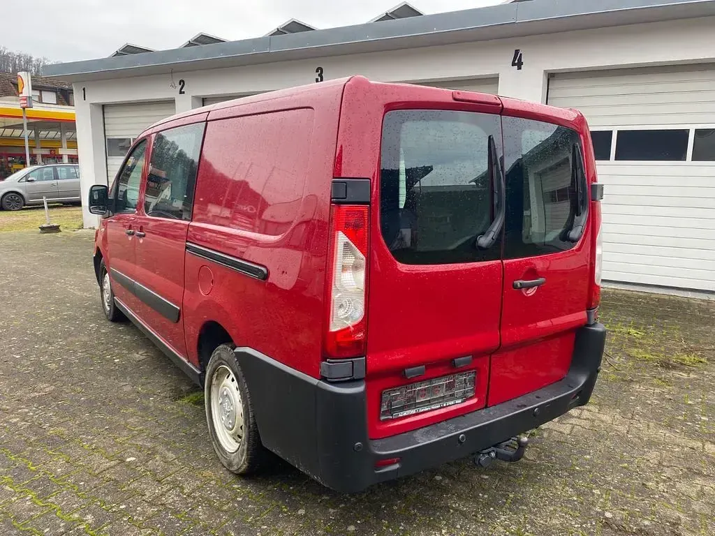 Gebraucht Peugeot Expert 128 PS (94 kW) 2012 Rot Van