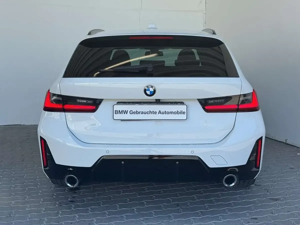 Gebraucht BMW 330 M Sport 286 PS (210 kW) 2023 Weiß Limousine