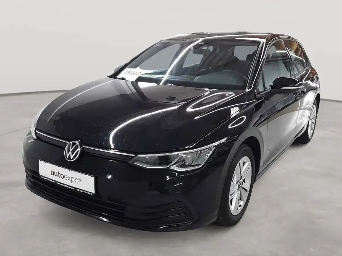 Gebraucht VW Golf VII Life 150 PS (110 kW) 2021 Deep black perleffekt Kleinwagen