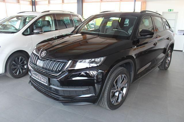 Schwarzmagic perleffekt Gebraucht 2021 Skoda Kodiaq SportLine SUV | 30.490 € (Etwas zu teuer) - Bild 1/4