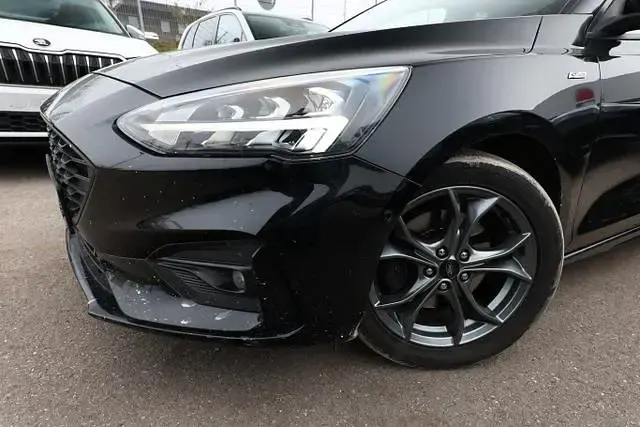 Gebraucht Ford Focus ST-Line 150 PS (110 kW) 2019 Iridiumschwarz metallic iridiumschwarz metallic Kombi