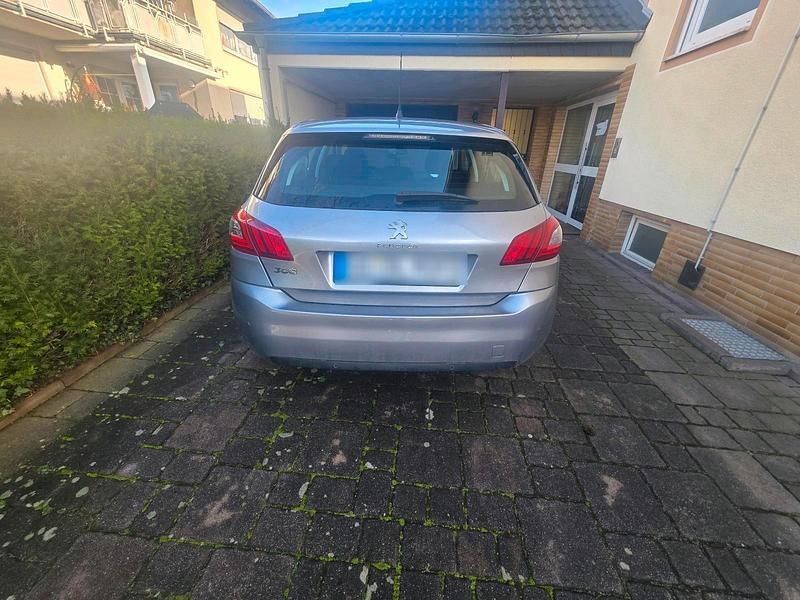 Gebraucht Peugeot 308 Allure 110 PS (80 kW) 2017 Limousine