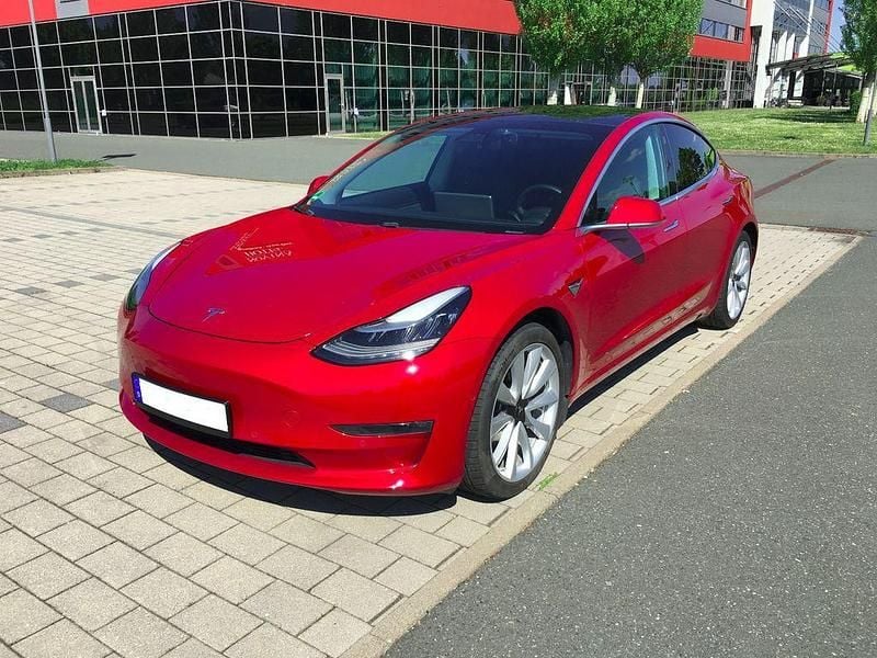 Rot Gebraucht 2020 Tesla Model 3 Long Range AWD Limousine | 28.499 € (Etwas zu teuer) - Bild 1/4