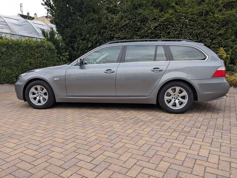 Grau Gebraucht 2008 BMW 523 Advantage Kombi | 6.890 € (Fairer Preis) - Bild 1/4