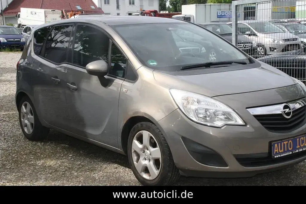 Usata Opel Meriva Edition 101 CV (74 kW) 2011 Marrone Monovolume