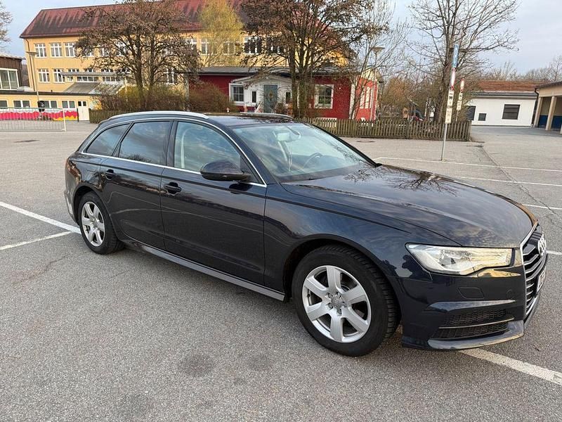 Gebraucht Audi A6 Ambiente 190 PS (139 kW) 2016 Blau Kombi