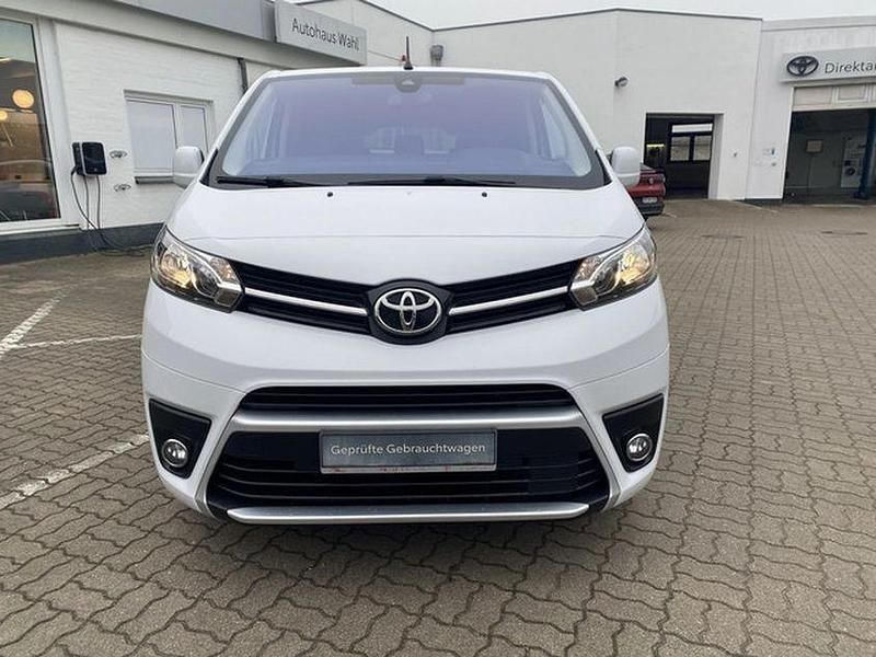 Gebraucht Toyota Proace 176 PS (129 kW) 2024 Weiss Van / Kleinbus