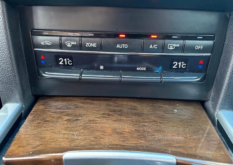 Gebraucht Mercedes E220 170 PS (125 kW) 2013 Schwarz Kombi