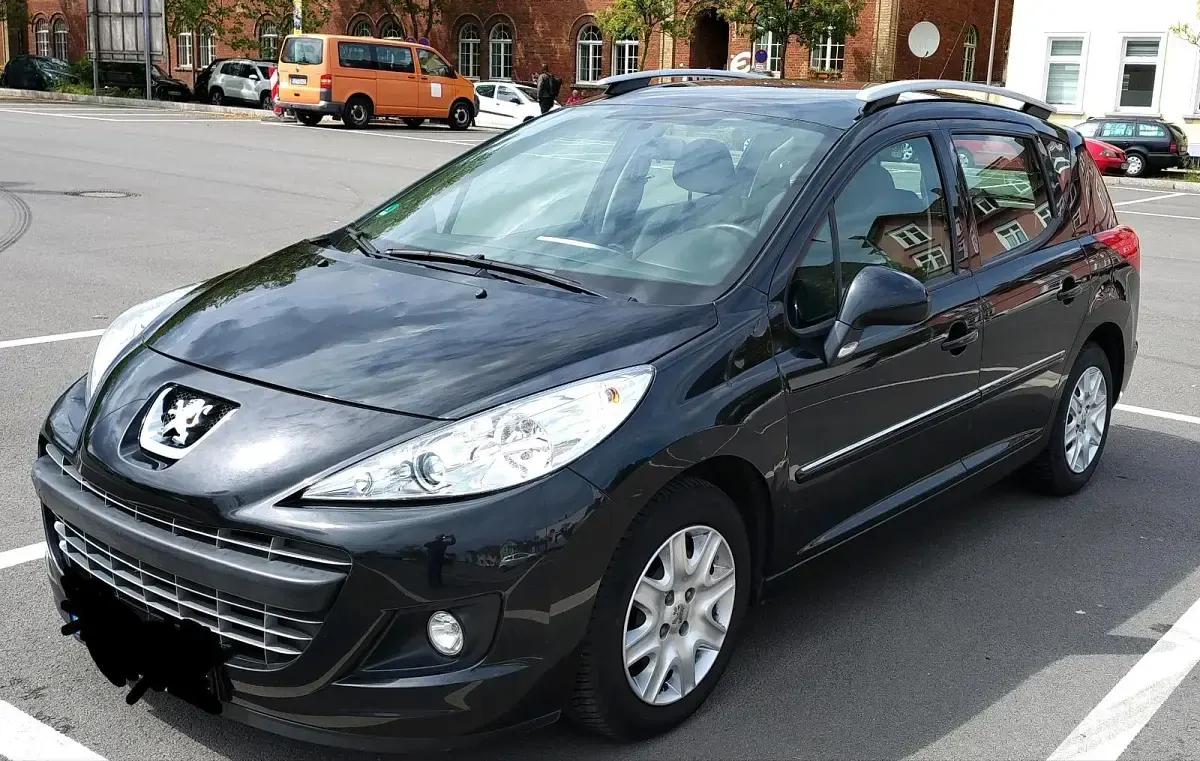 Gebraucht Peugeot 207 95 PS (69 kW) 2012 Schwarz Kombi