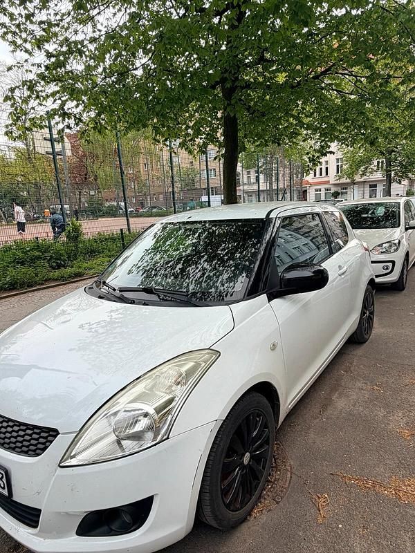 Usata Suzuki Swift 94 CV (69 kW) 2011 Bianco Utilitaria