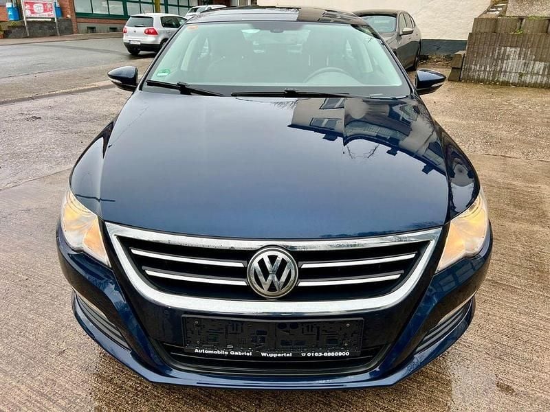 Gebraucht VW Passat Basis 140 PS (102 kW) 2011 Blau Limousine