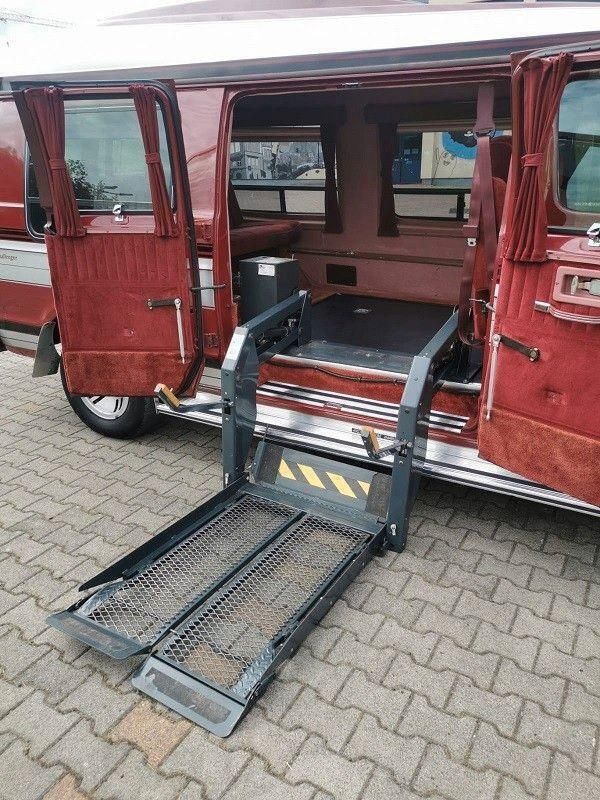 Rot Gebraucht 1989 Dodge Ram Abholung | 22.999 € - Bild 1/4