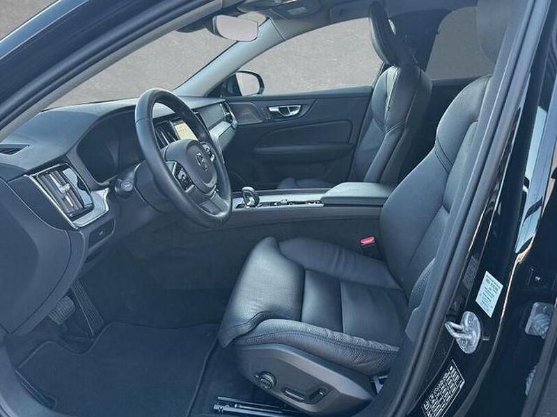Gebraucht Volvo V60 Plus 197 PS (144 kW) 2025 Schwarz Kombi