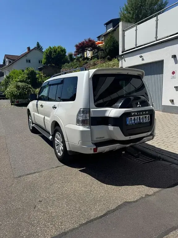 Gebraucht Mitsubishi Pajero 190 PS (139 kW) 2016 Weiß SUV