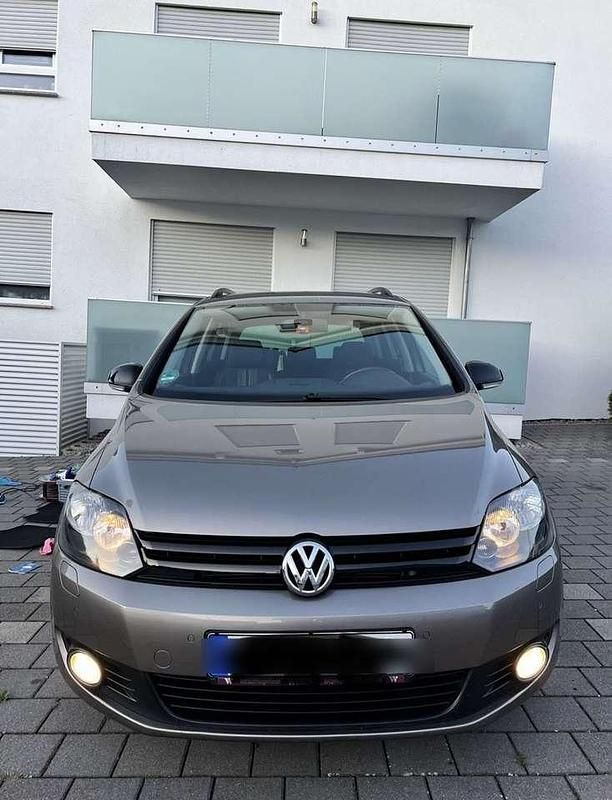 Braun Gebraucht 2013 VW Golf Plus Cross Match Van / Kleinbus | 9.000 € (Etwas zu teuer) - Bild 1/4