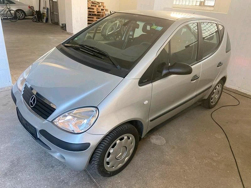 Silber Gebraucht 2002 Mercedes A160 Kleinwagen | 1.500 € (Fairer Preis) - Bild 1/4