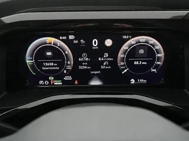 Gebraucht VW Multivan Life 245 PS (180 kW) 2025 Deep black Van / Kleinbus