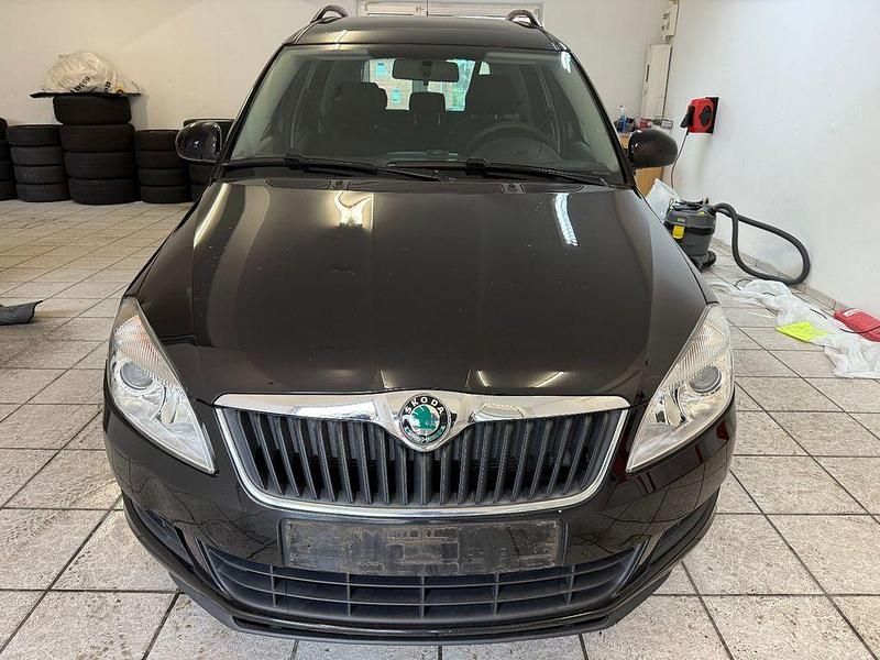 Gebraucht Skoda Roomster Plus Edition 69 PS (50 kW) 2012 Schwarz Van / Kleinbus