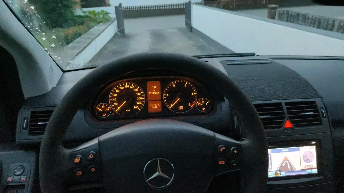 Gebraucht Mercedes A180 110 PS (80 kW) 2012 Silber Kleinwagen