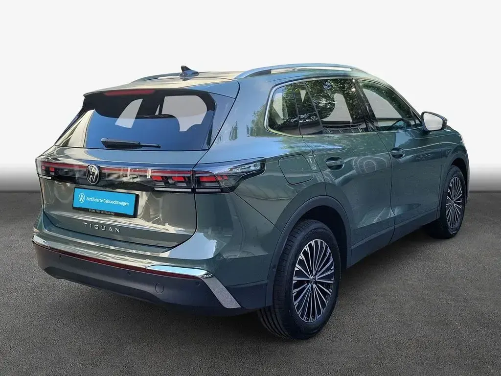 Gebraucht VW Tiguan Elegance 150 PS (110 kW) 2025 Grün SUV