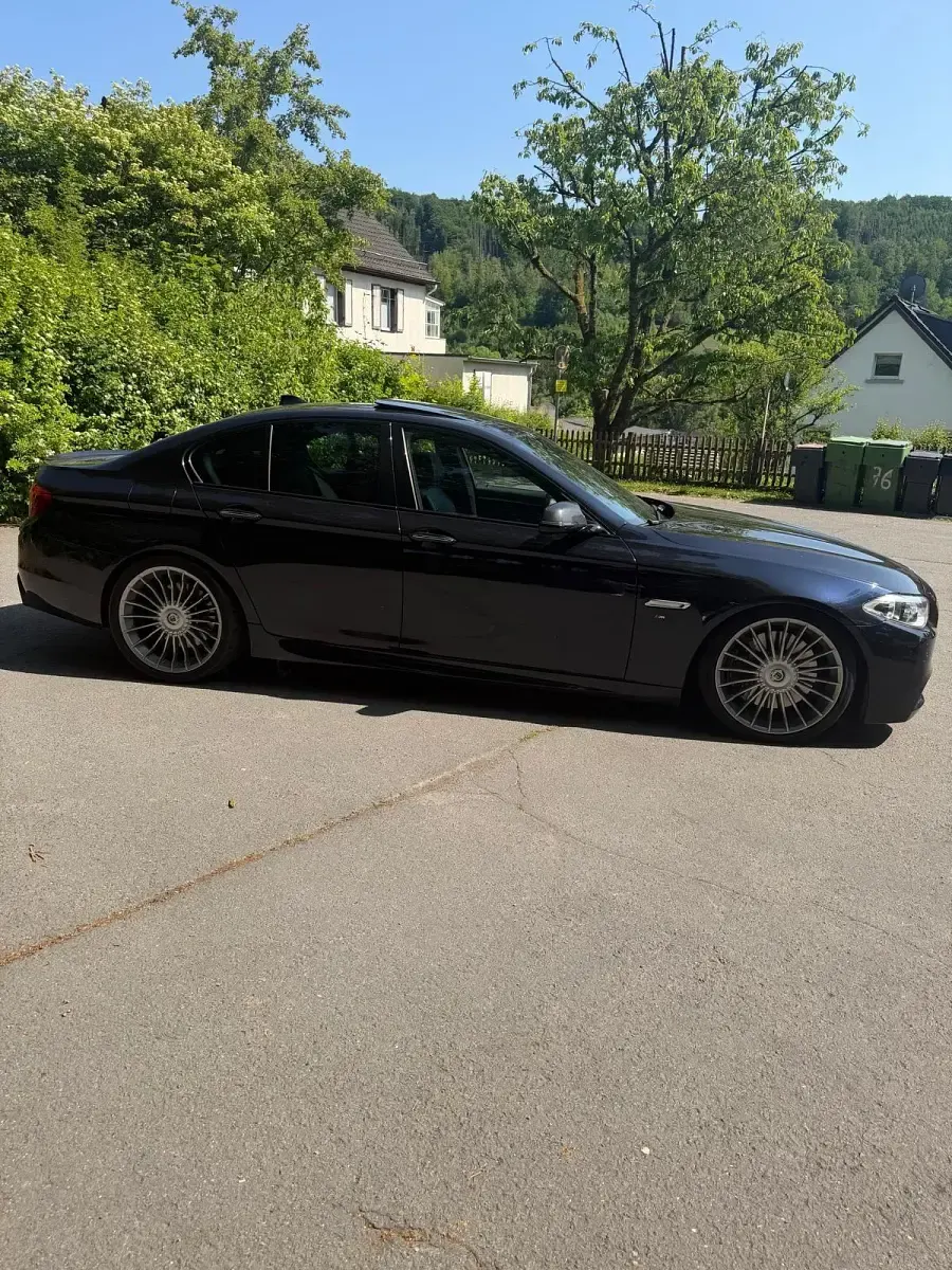 Gebraucht BMW M550 381 PS (280 kW) 2015 Blau Limousine
