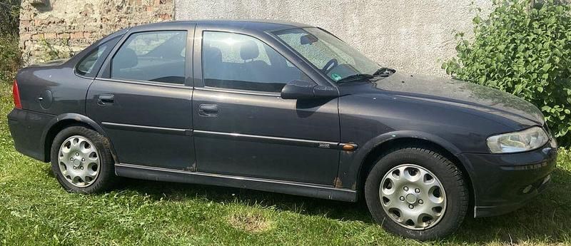 Gebraucht 2000 Opel Vectra Edition Limousine | 800 € (Guter Preis) - Bild 1/4