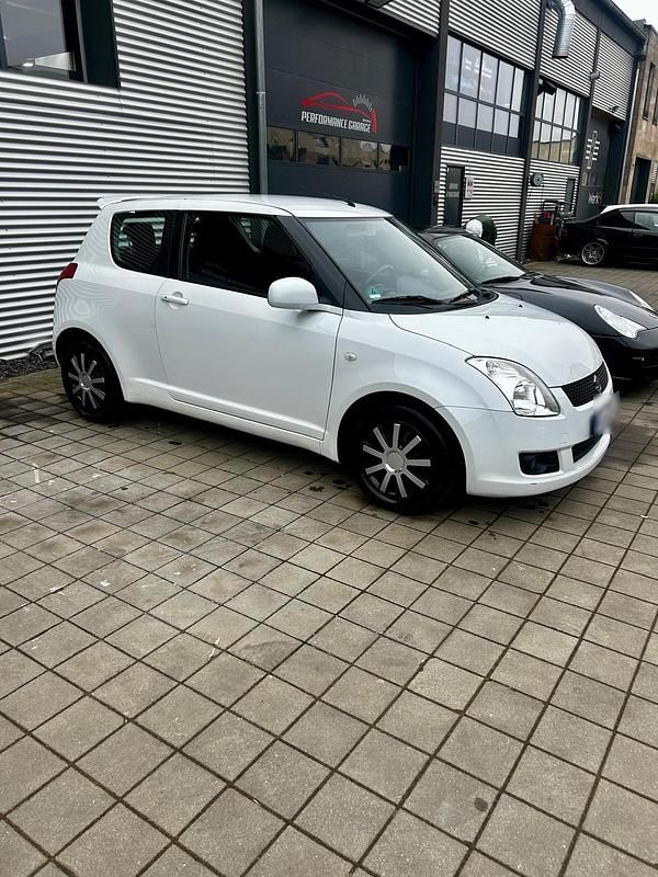 Gebraucht Suzuki Swift 92 PS (67 kW) 2009 Weiß Kleinwagen