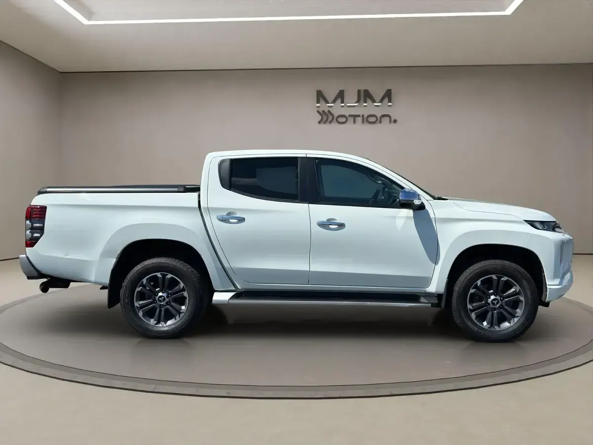 Gebraucht Mitsubishi L200 Plus 150 PS (110 kW) 2022 Weiß Pickup
