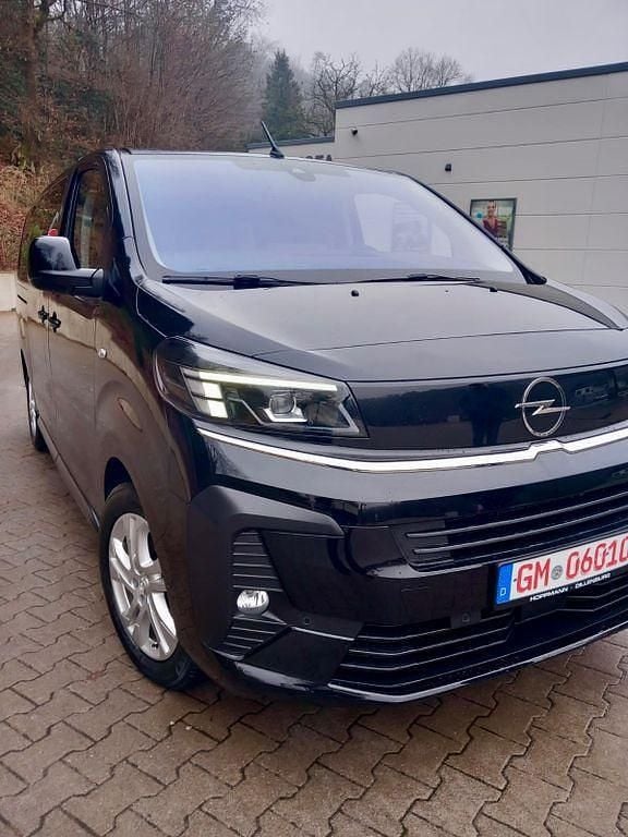 Schwarz Gebraucht 2024 Opel Zafira Life Van / Kleinbus | 32.999 € (Superpreis) - Bild 1/4