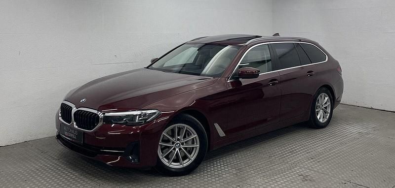 Rot Gebraucht 2022 BMW 530 Sport Line Kombi | 39.800 € (Superpreis) - Bild 1/4