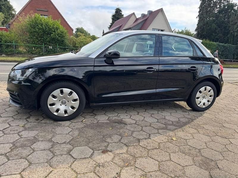 Schwarz Gebraucht 2013 Audi A1 Sportback Attraction Kleinwagen | 6.990 € (Fairer Preis) - Bild 1/4