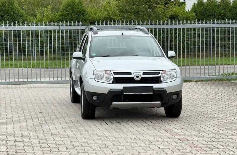 Silber Gebraucht 2011 Dacia Duster Prestige SUV | 4.999 € (Guter Preis) - Bild 1/4
