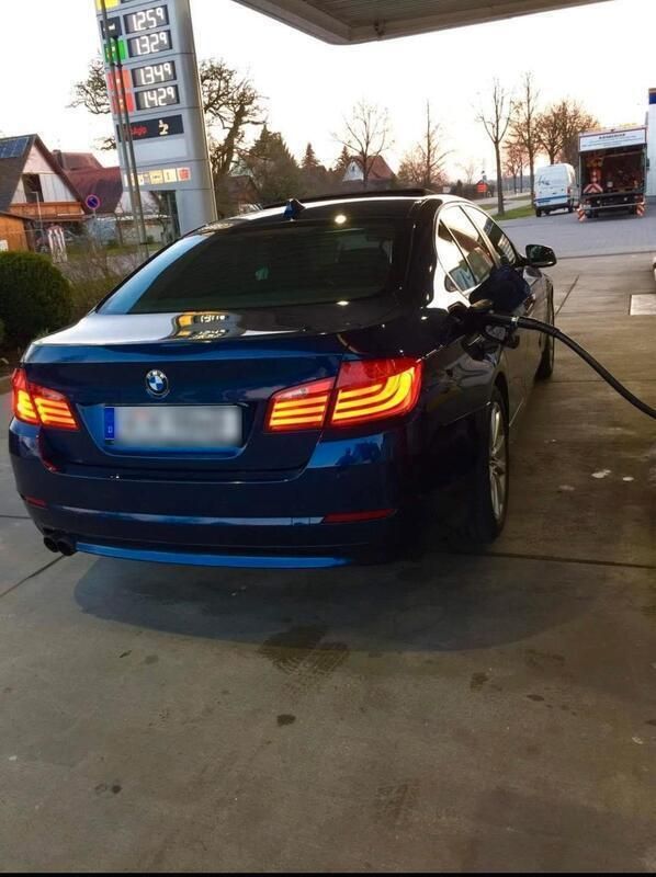 Blau Gebraucht 2010 BMW 525 Limousine | 12.700 € (Etwas zu teuer) - Bild 1/3