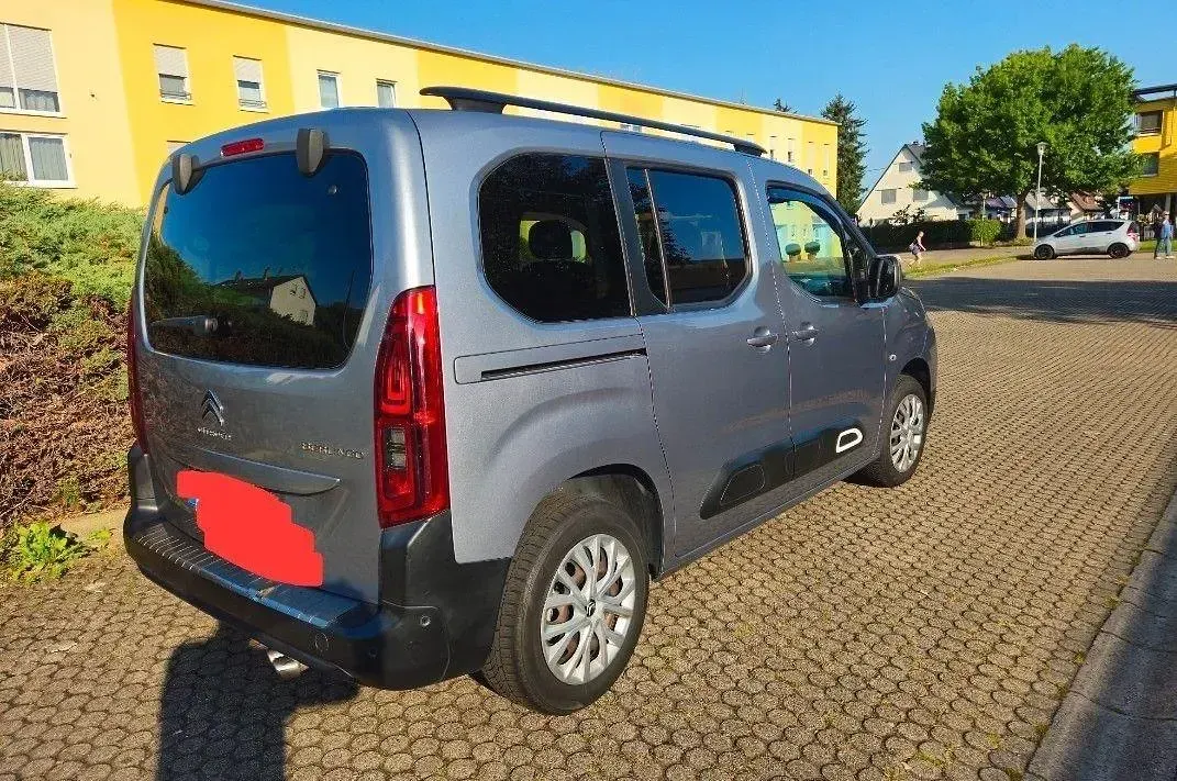 Gebraucht Citroën Berlingo Shine 131 PS (96 kW) 2021 Silber Van / Kleinbus