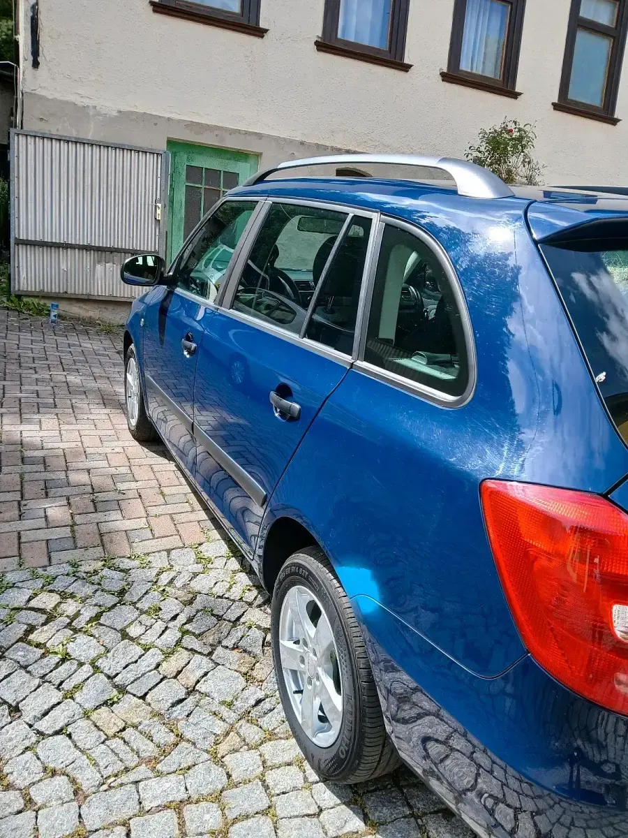 Gebraucht Skoda Fabia 86 PS (63 kW) 2011 Blau Kombi