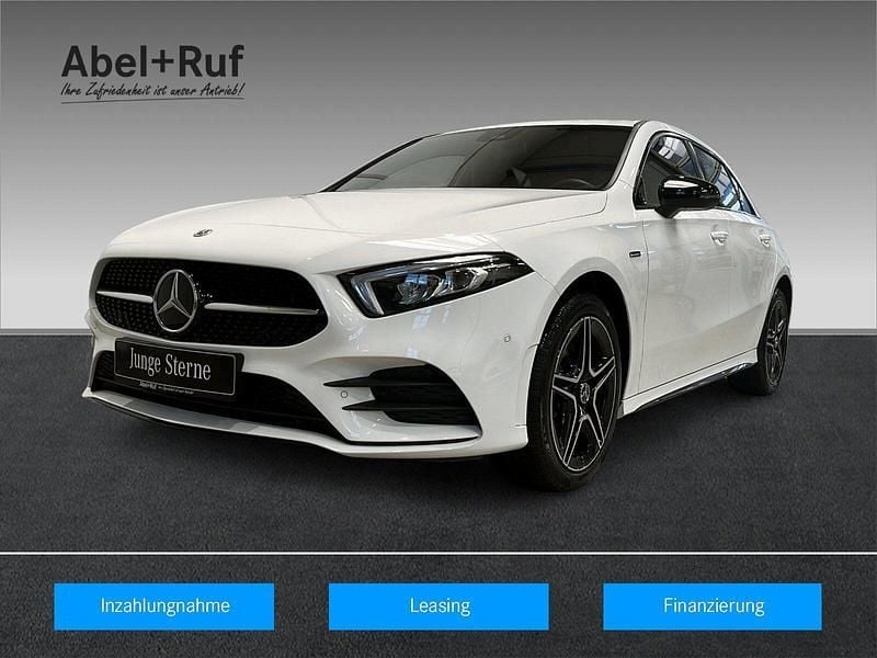 Weiß Gebraucht 2021 Mercedes A250 AMG Limousine | 25.549 € (Guter Preis) - Bild 1/4