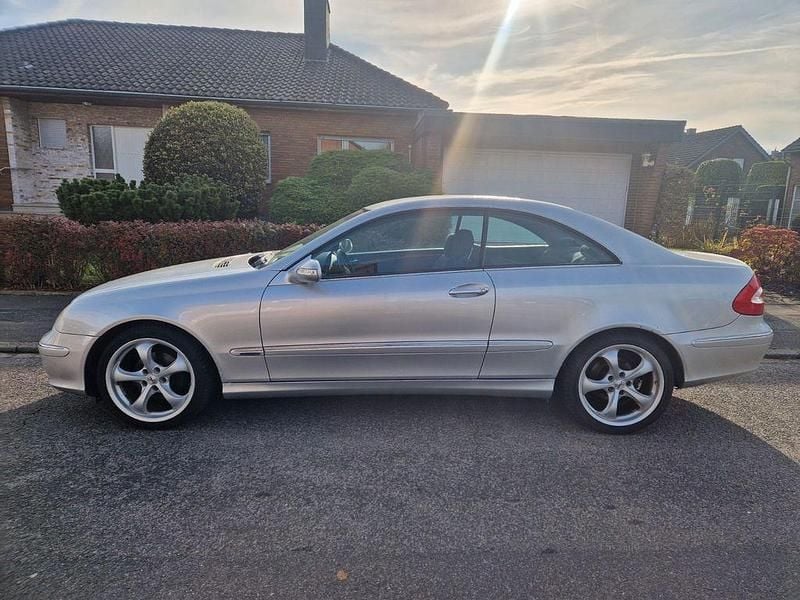 Silber Gebraucht 2003 Mercedes CLK200 Elegance Coupé | 2.150 € (Superpreis) - Bild 1/4