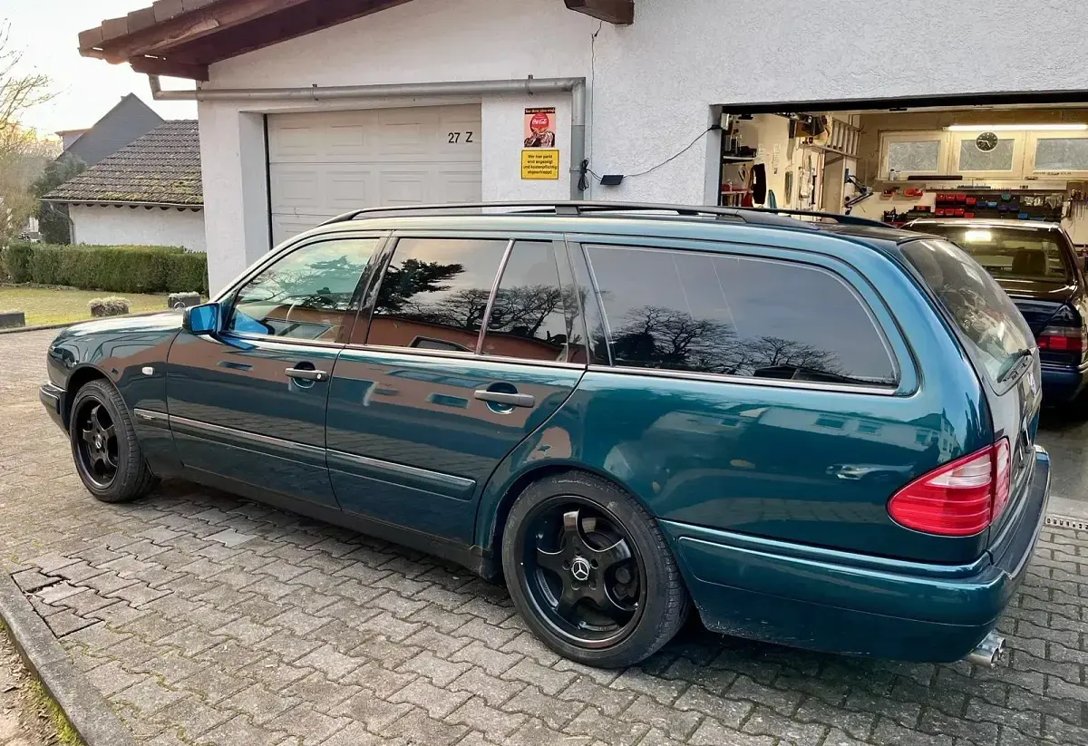 Gebraucht Mercedes E240 172 PS (126 kW) 1997 Kombi