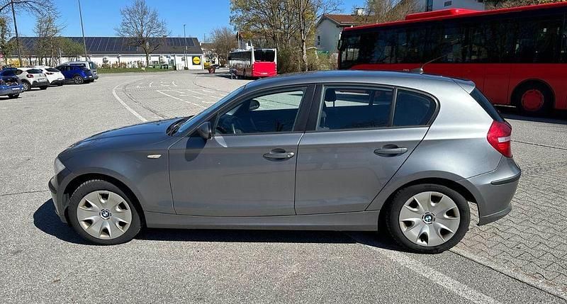 Gebraucht BMW 118 143 PS (105 kW) 2009 Silber Kleinwagen