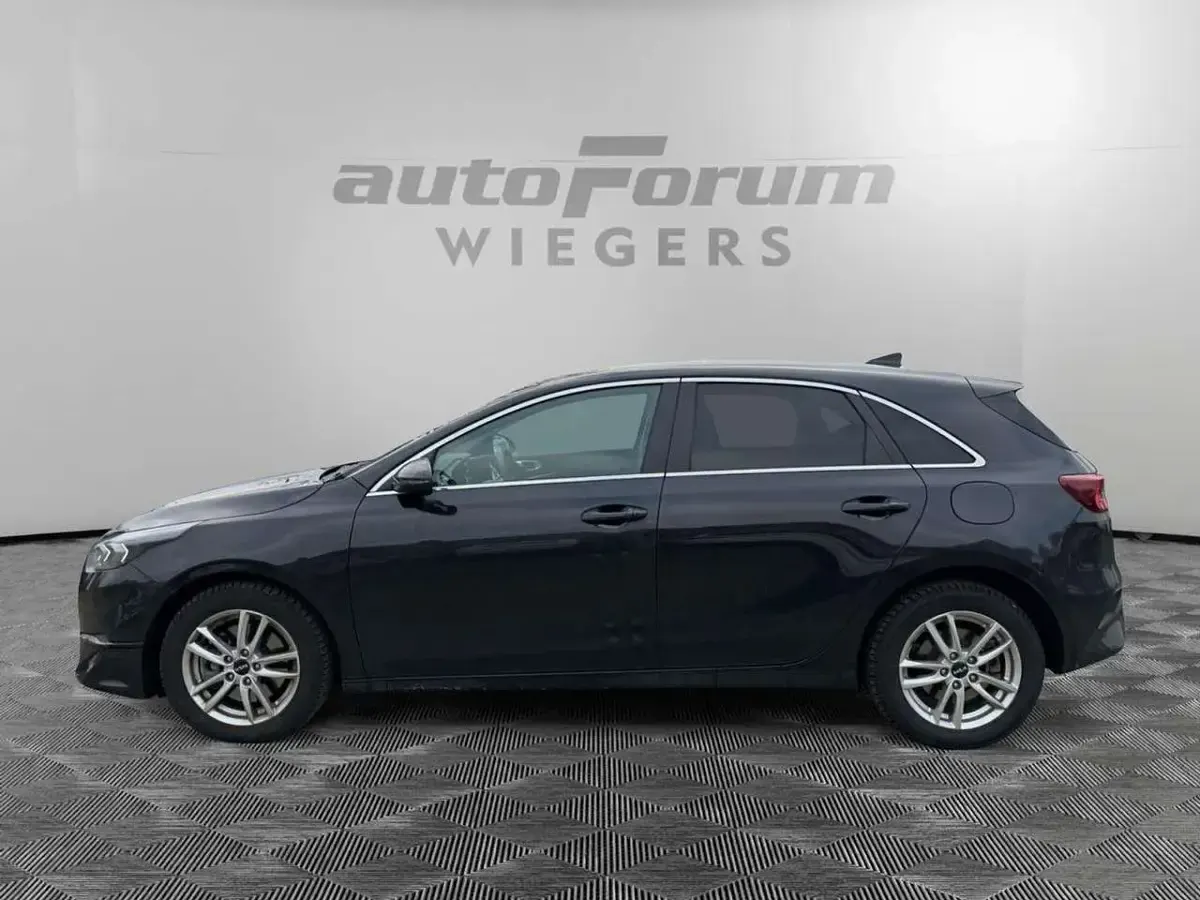 Gebraucht Kia Ceed 101 PS (74 kW) 2025 (1k) zilinaschwarz met. Kleinwagen