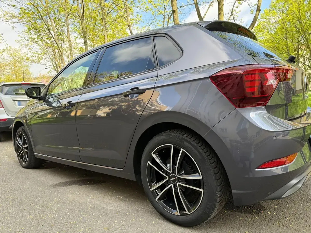 Usata VW Polo Life 95 CV (69 kW) 2022 Grigio Utilitaria