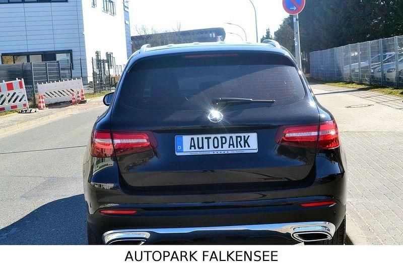 Gebraucht Mercedes GLC250 Exclusive 204 PS (150 kW) 2015 Obsidianschwarz SUV
