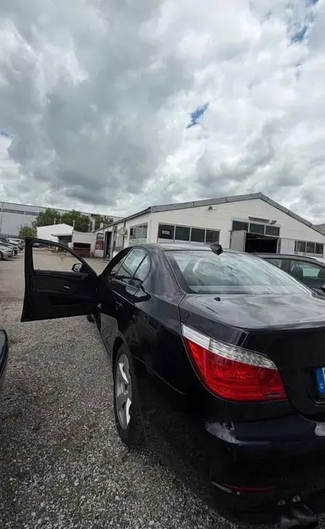 Gebraucht BMW 525 Exclusive 218 PS (160 kW) 2009 Schwarz Limousine