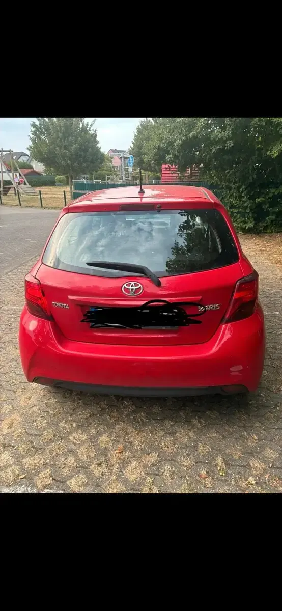 Gebraucht Toyota Yaris Comfort 99 PS (72 kW) 2016 Rot Kleinwagen