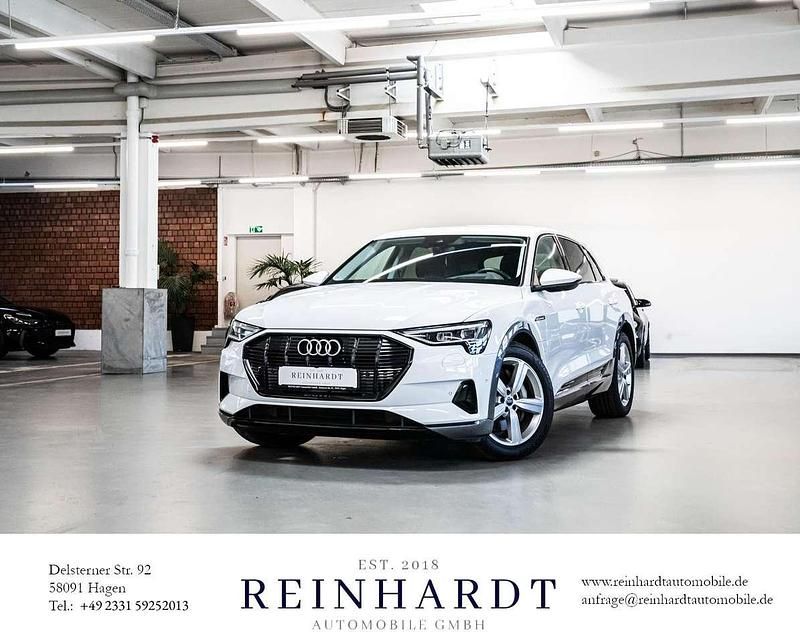 Gletscherweiß metallic Gebraucht 2022 Audi e-tron Advanced Plus SUV | 35.885 € - Bild 1/3