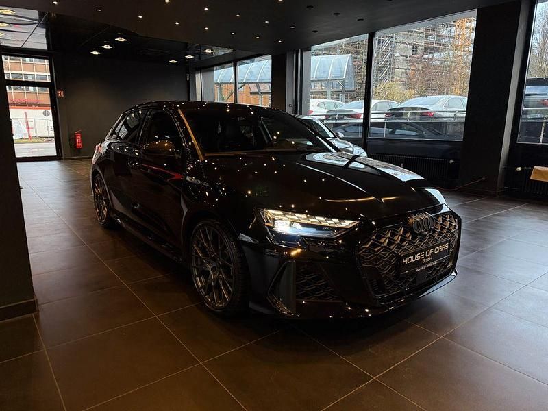 Gebraucht Audi RS3 Ambiente 400 PS (294 kW) 2025 Schwarz Limousine