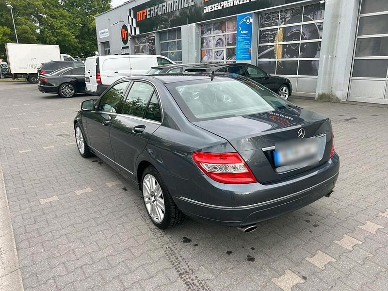 Grau Gebraucht 2009 Mercedes C350 Limousine | 6.800 € (Guter Preis) - Bild 1/4
