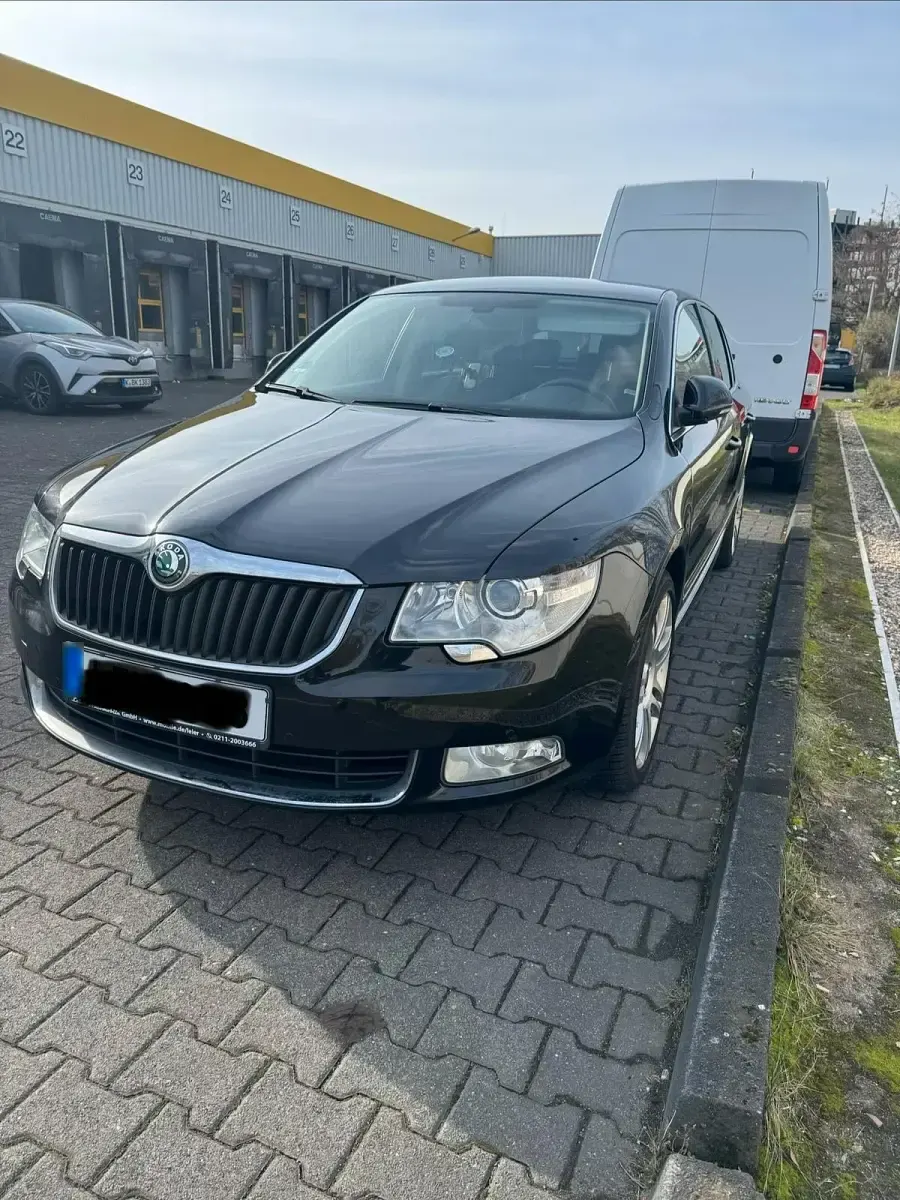Gebraucht Skoda Superb 170 PS (125 kW) 2010 Schwarz Limousine